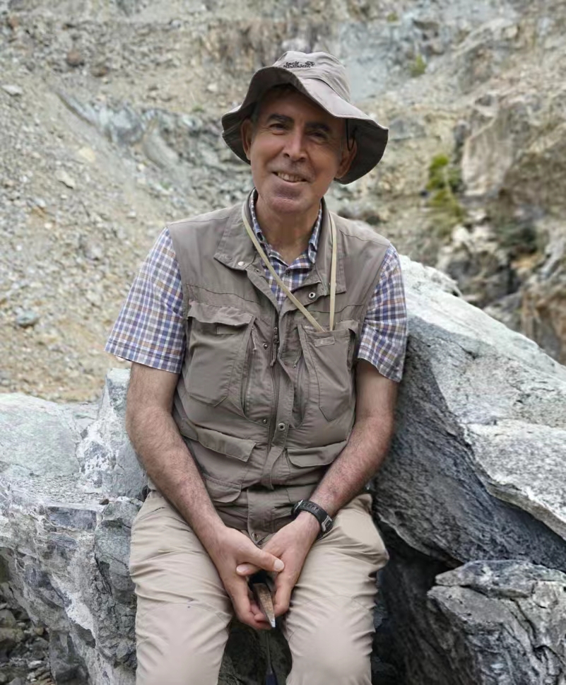 beat365创新论坛第一千八百四十二讲：Records of processes for subduction initiation, slab roll-back and ophiolite genesis in Turkey: Field, geochemical and  geochronological constraints
